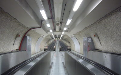 Metro A al buio, ennesimo stop delle scale mobili. U.Di.Con.: “Garantire sicurezza per i consumatori”