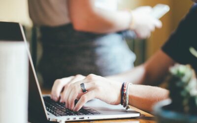 Quando ChatGPT sostituisce lo psicologo: la tendenza che sta cambiando il modo di confidarci